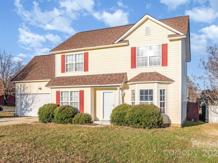 5812 Autumn Trace Lane, Indian Trail, NC 28079.  MLS# CAR4320422, YatesRealty ID 17299. 