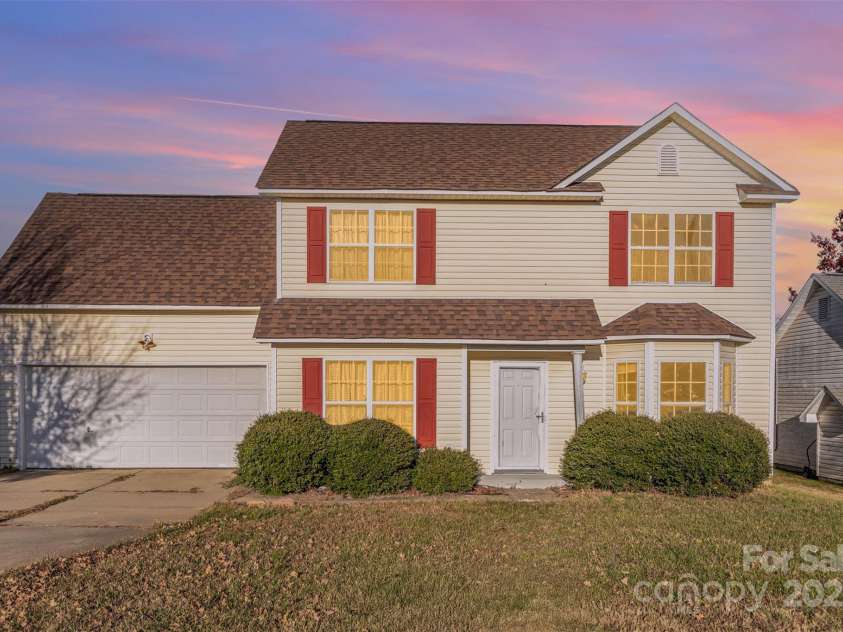 5812 Autumn Trace Lane, Indian Trail, NC 28079.  MLS# CAR4320422, YatesRealty ID 17299. 
