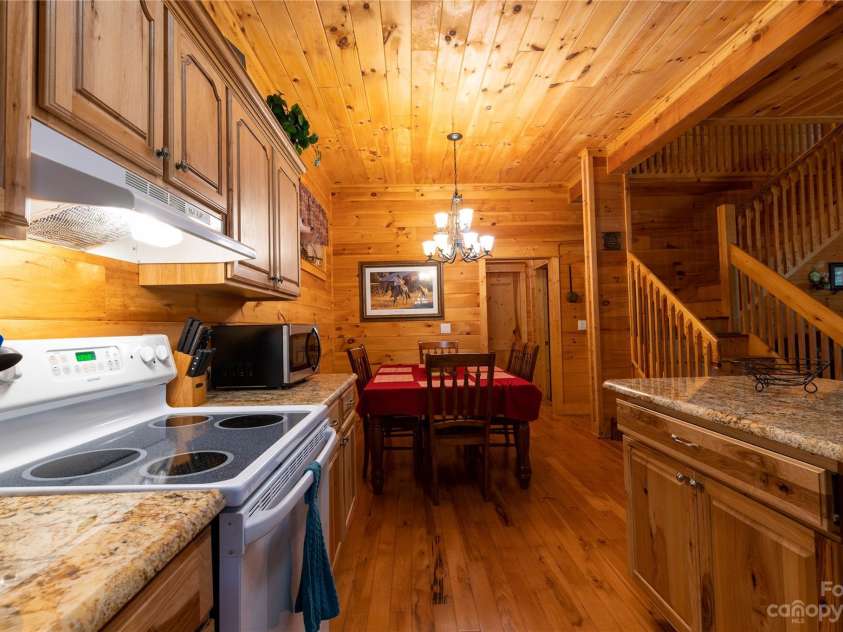 120 Brookwood Lane, Burnsville, NC 28714.  MLS# CAR4047789, YatesRealty ID 173. 