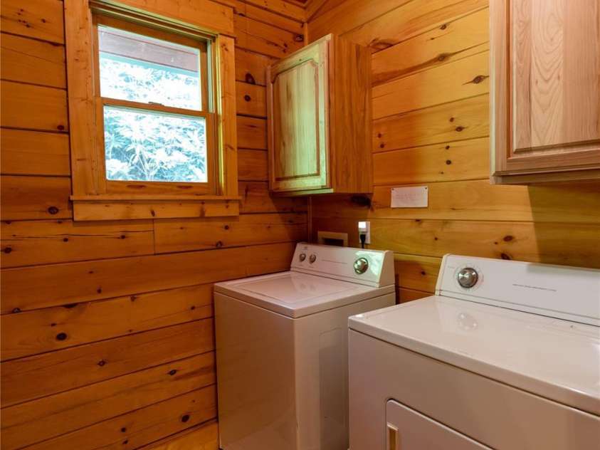 120 Brookwood Lane, Burnsville, NC 28714.  MLS# CAR4047789, YatesRealty ID 173. 