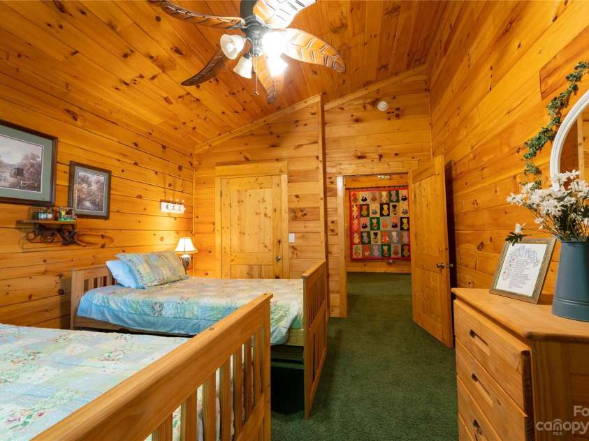 120 Brookwood Lane, Burnsville, NC 28714.  MLS# CAR4047789, YatesRealty ID 173. 