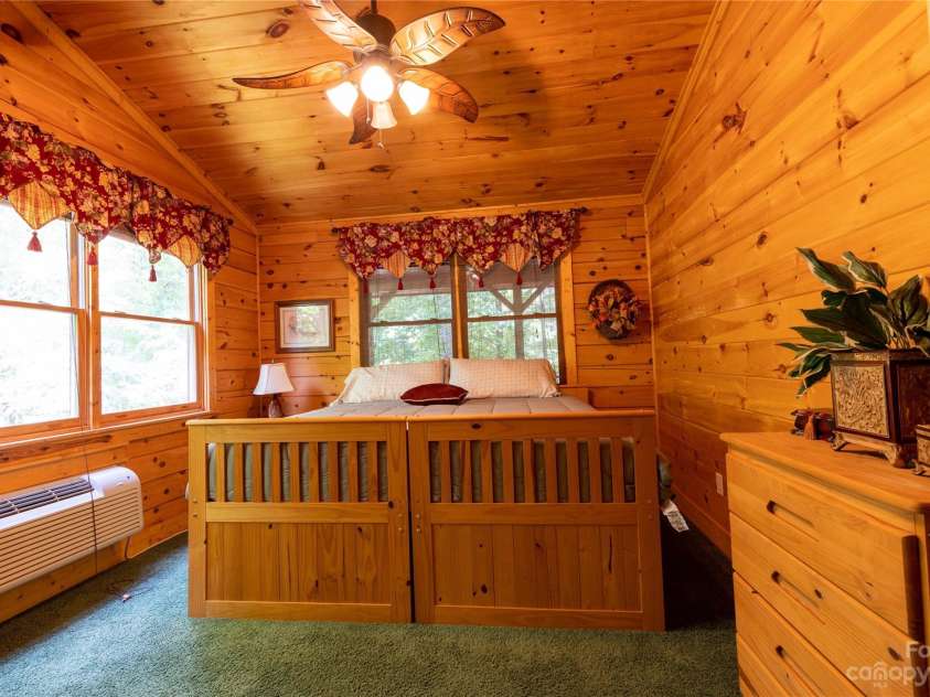 120 Brookwood Lane, Burnsville, NC 28714.  MLS# CAR4047789, YatesRealty ID 173. 