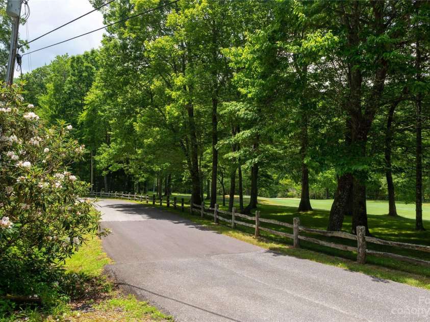 120 Brookwood Lane, Burnsville, NC 28714.  MLS# CAR4047789, YatesRealty ID 173. 