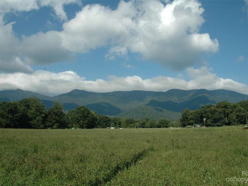 120 Brookwood Lane, Burnsville, NC 28714.  MLS# CAR4047789, YatesRealty ID 173. 