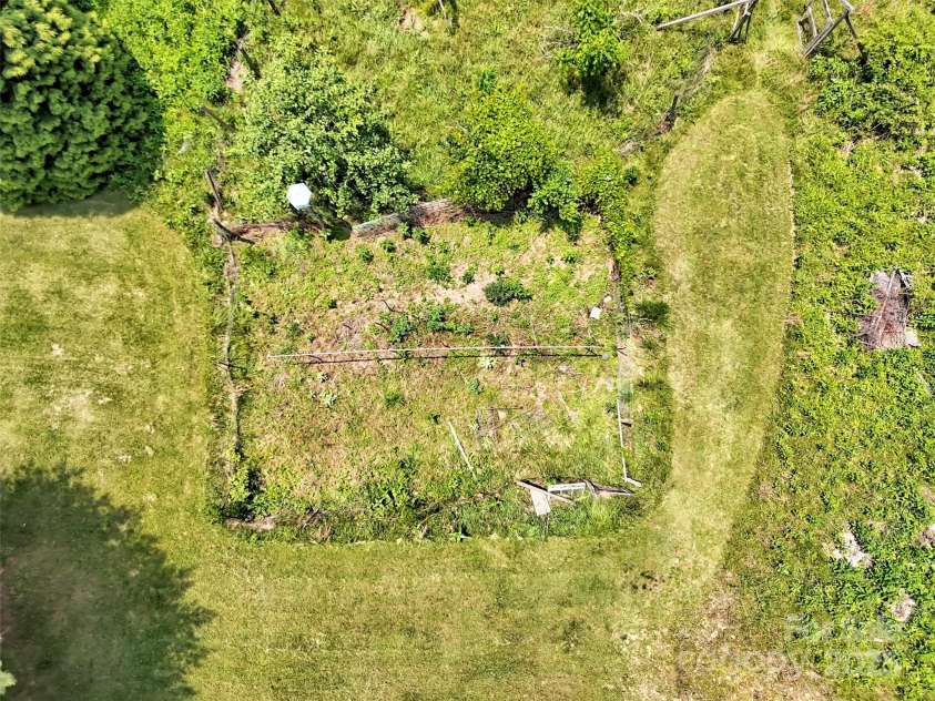 1592 Piney Hill Road, Burnsville, NC 28714.  MLS# CAR4269661, YatesRealty ID 173. 