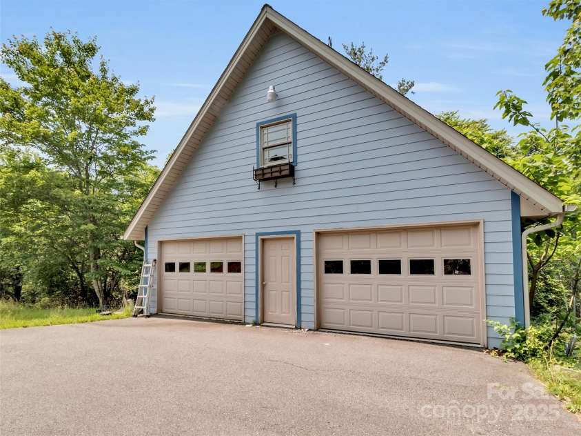 1592 Piney Hill Road, Burnsville, NC 28714.  MLS# CAR4269661, YatesRealty ID 173. 