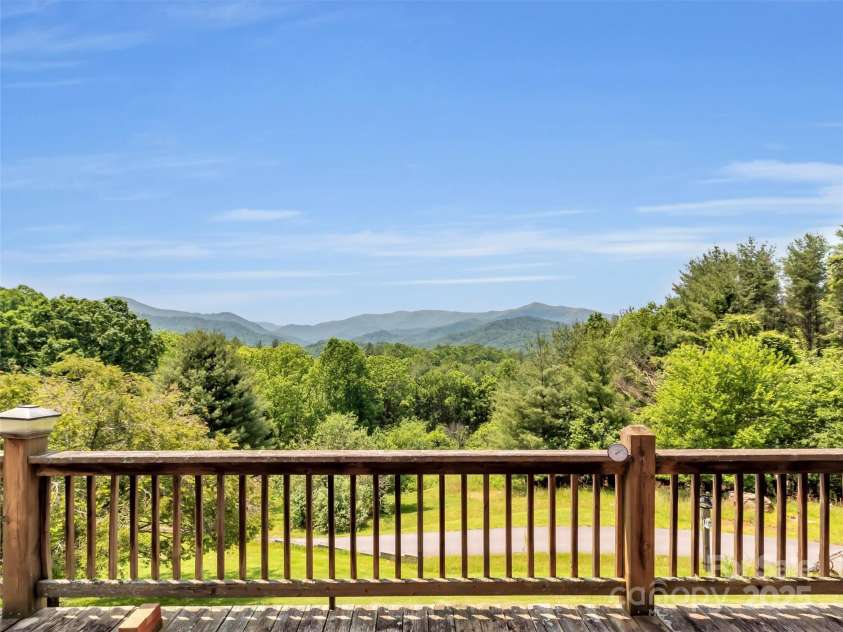 1592 Piney Hill Road, Burnsville, NC 28714.  MLS# CAR4269661, YatesRealty ID 173. 