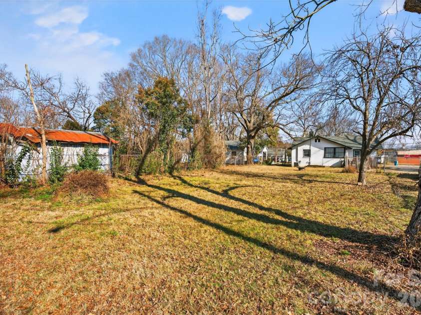 121 Holland Street, Gaffney, SC 29341.  MLS# CAR4346249, YatesRealty ID 1730. 