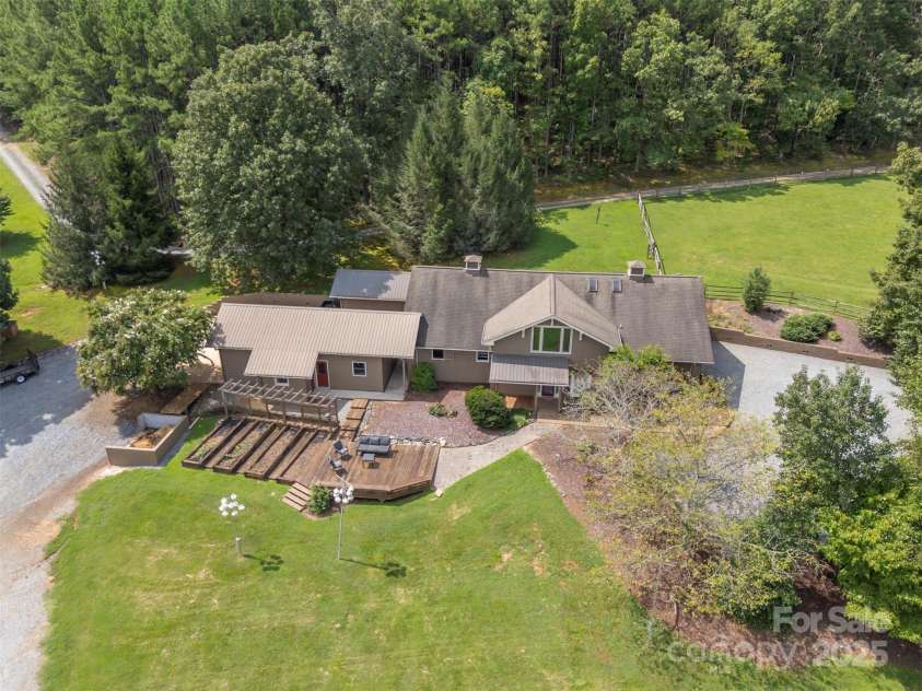 102 Uncle Coss Pond Road, Columbus, NC 28722.  MLS# CAR4267443, YatesRealty ID 17300. 