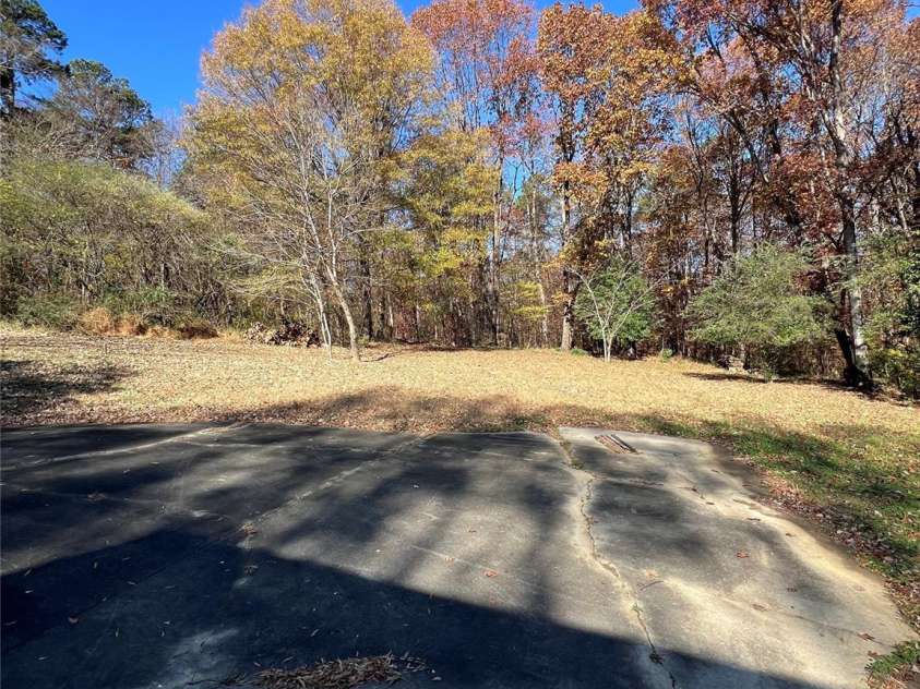 7004 Delisa Drive, Charlotte, NC 28214.  MLS# CAR4373171, YatesRealty ID 17300. 