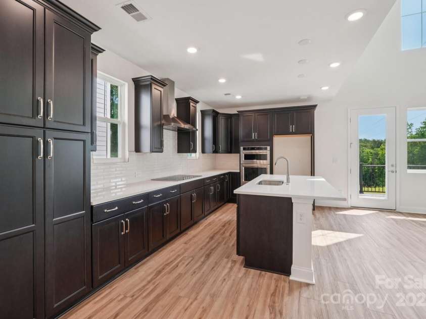 716 Flare Drive, Tega Cay, SC 29708.  MLS# CAR4267471, YatesRealty ID 17302. Kitchen