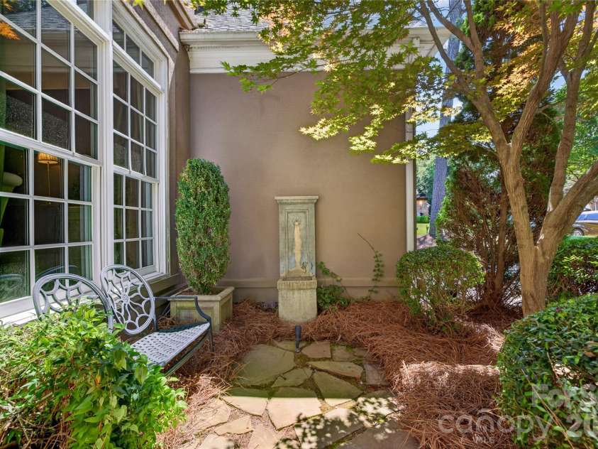 7331 Versailles Lane, Charlotte, NC 28277.  MLS# CAR4375821, YatesRealty ID 17303. Garden at entry