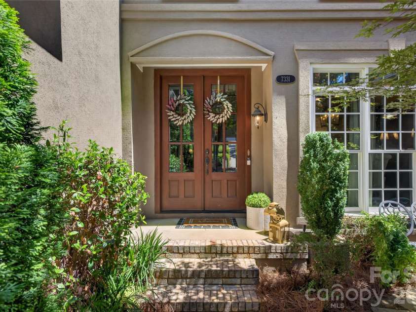 7331 Versailles Lane, Charlotte, NC 28277.  MLS# CAR4375821, YatesRealty ID 17303. Grand Entry