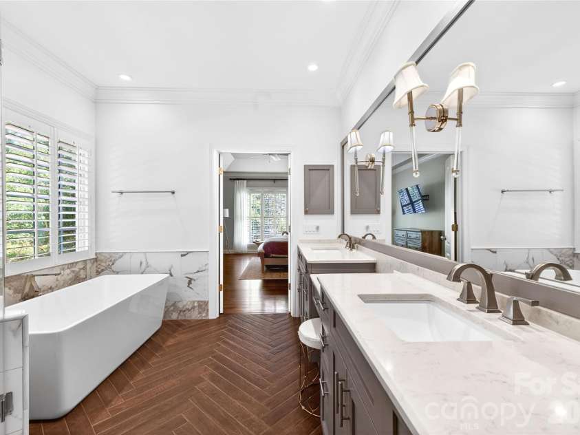 7331 Versailles Lane, Charlotte, NC 28277.  MLS# CAR4375821, YatesRealty ID 17303. Luxury Bathroom