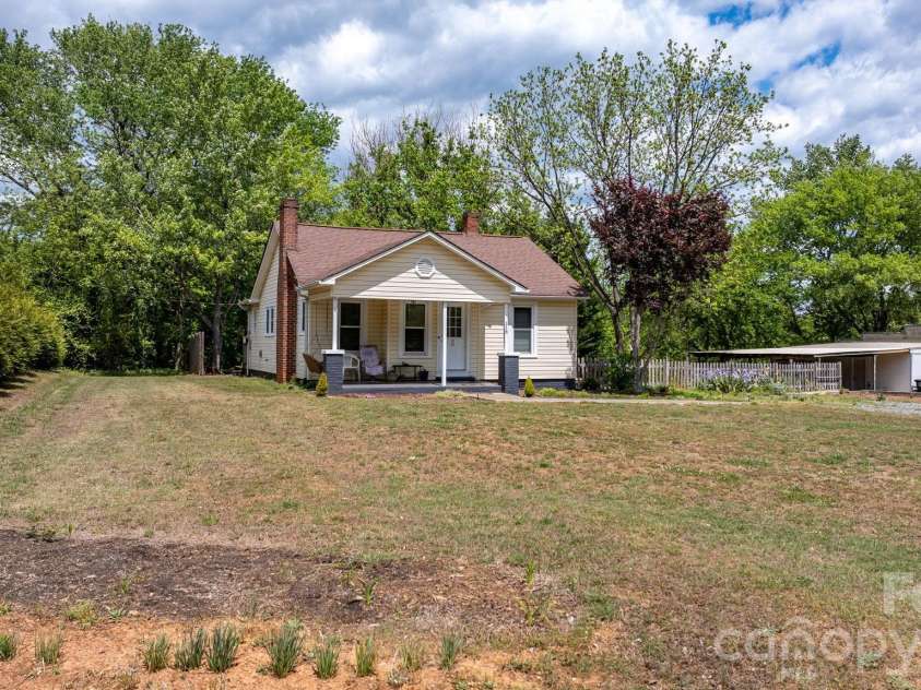 116 Hauss Ridge Road, Valdese, NC 28690.  MLS# CAR4370045, YatesRealty ID 17304. 