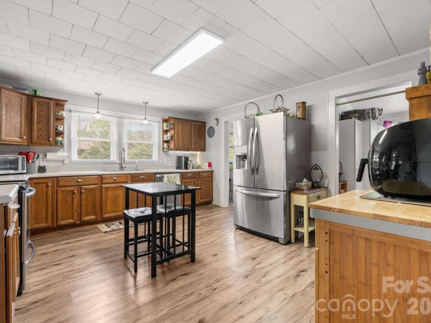 116 Hauss Ridge Road, Valdese, NC 28690.  MLS# CAR4370045, YatesRealty ID 17304. 