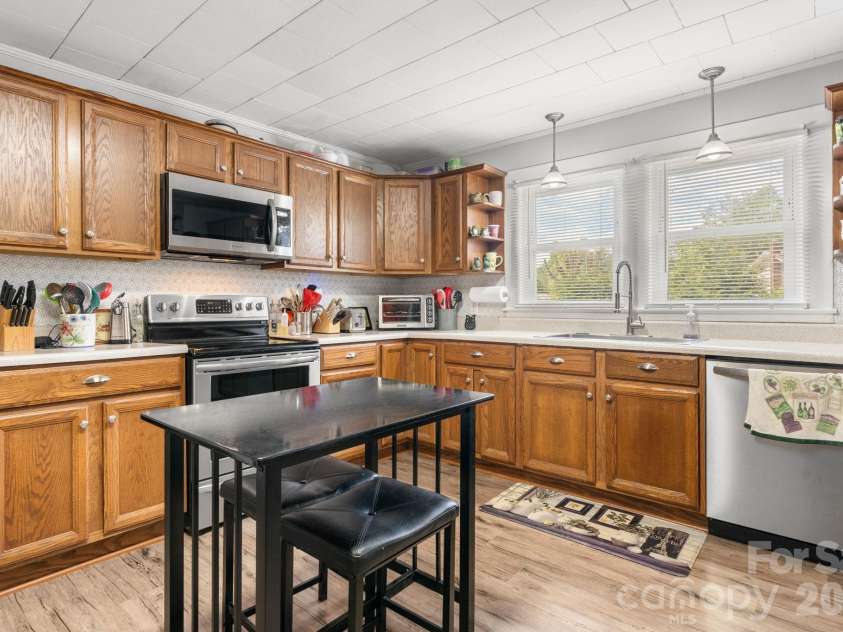 116 Hauss Ridge Road, Valdese, NC 28690.  MLS# CAR4370045, YatesRealty ID 17304. 