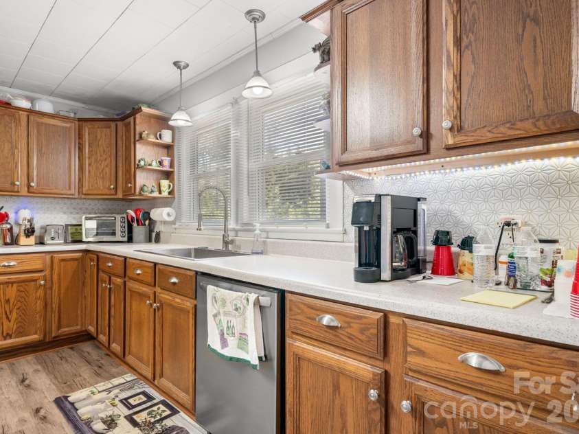 116 Hauss Ridge Road, Valdese, NC 28690.  MLS# CAR4370045, YatesRealty ID 17304. 