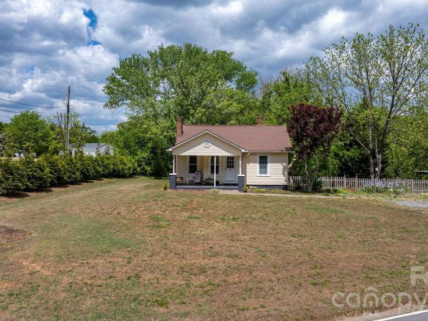 116 Hauss Ridge Road, Valdese, NC 28690.  MLS# CAR4370045, YatesRealty ID 17304. 
