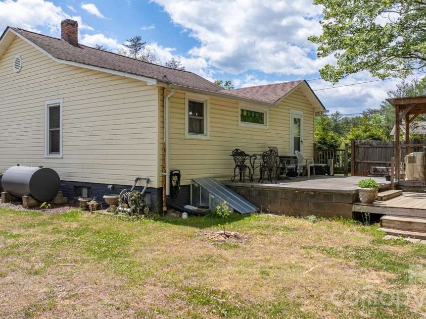 116 Hauss Ridge Road, Valdese, NC 28690.  MLS# CAR4370045, YatesRealty ID 17304. 