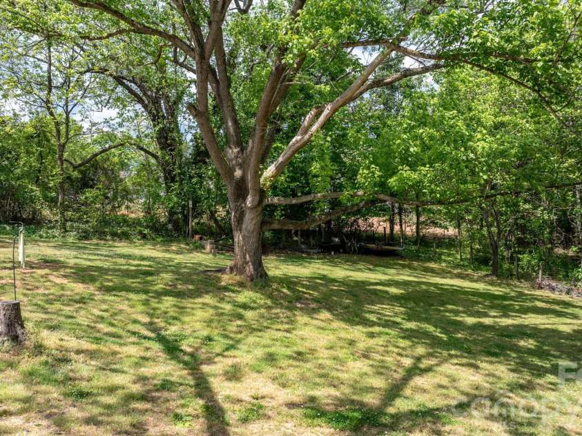 116 Hauss Ridge Road, Valdese, NC 28690.  MLS# CAR4370045, YatesRealty ID 17304. 
