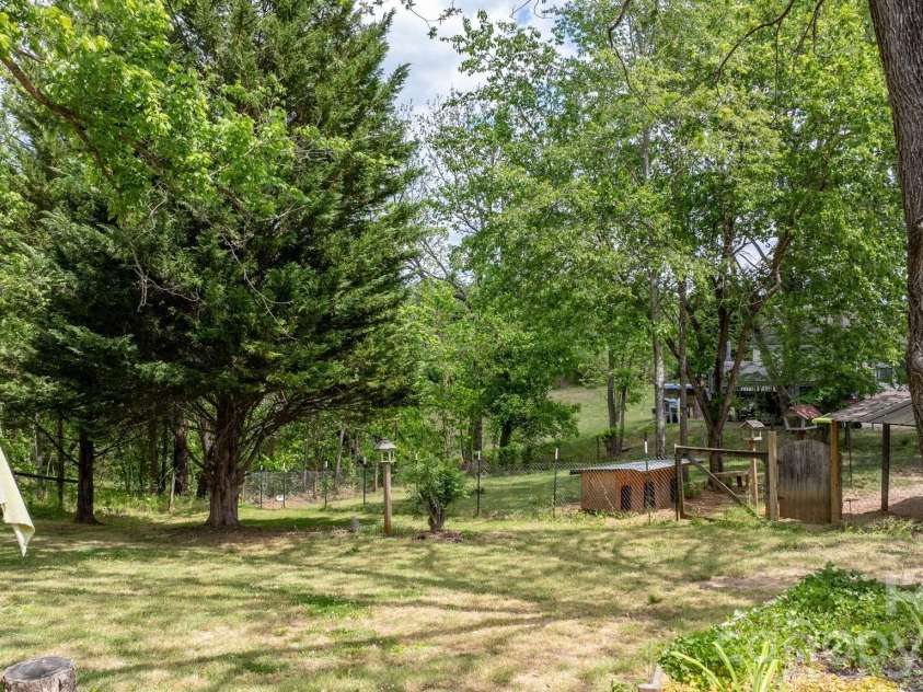 116 Hauss Ridge Road, Valdese, NC 28690.  MLS# CAR4370045, YatesRealty ID 17304. 