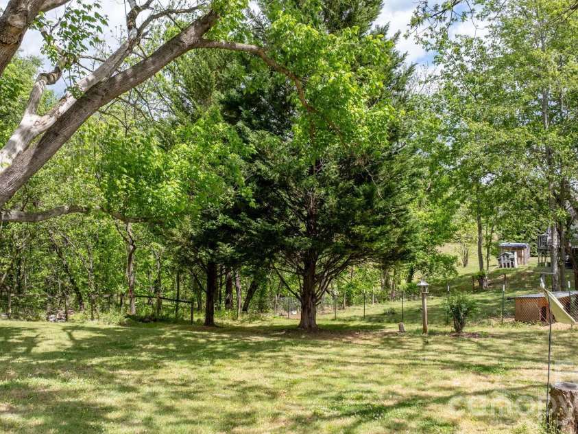 116 Hauss Ridge Road, Valdese, NC 28690.  MLS# CAR4370045, YatesRealty ID 17304. 