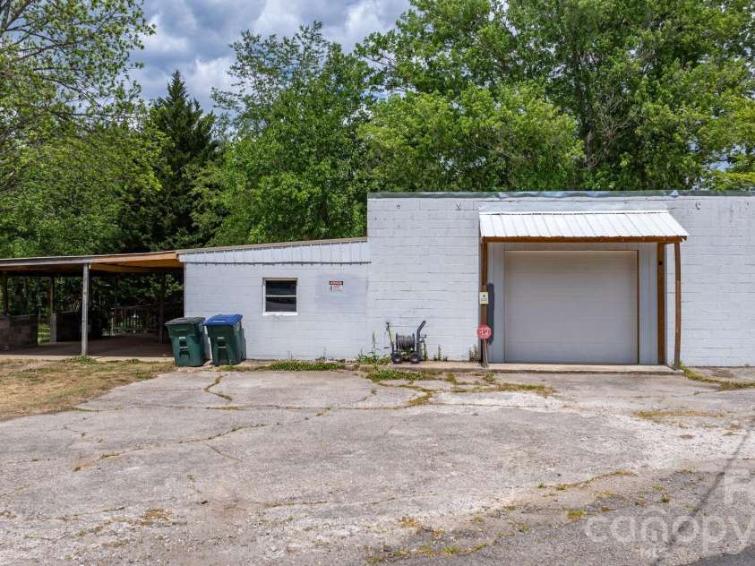 116 Hauss Ridge Road, Valdese, NC 28690.  MLS# CAR4370045, YatesRealty ID 17304. 