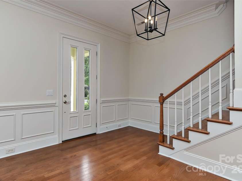 17210 Sulky Plough Road, Charlotte, NC 28277.  MLS# CAR4263867, YatesRealty ID 17305. Front foyer