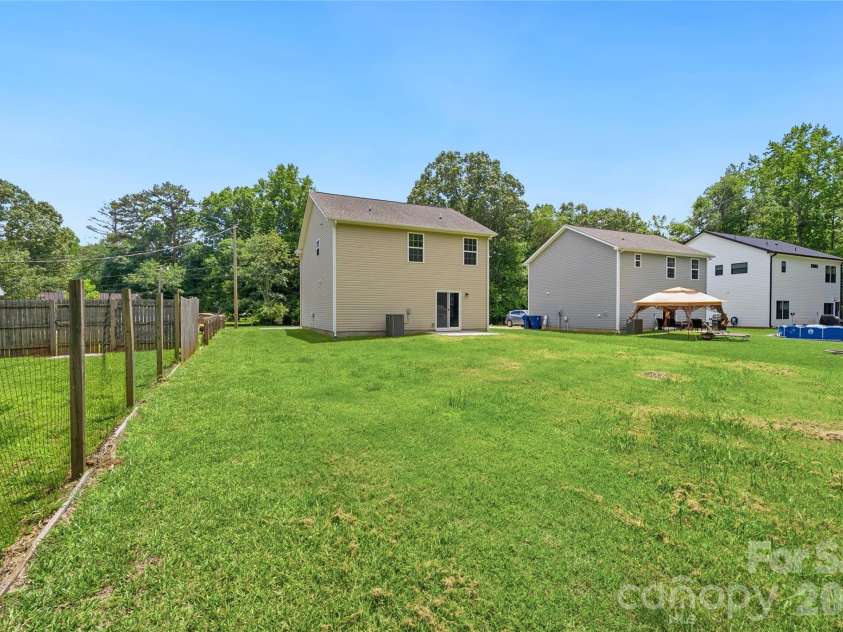 851 Armfield Street, Waxhaw, NC 28173.  MLS# CAR4330149, YatesRealty ID 17305. 