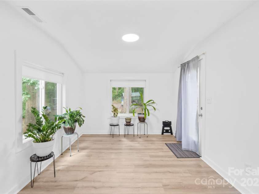 221 Reliance Road, Kings Mountain, NC 28086.  MLS# CAR4266635, YatesRealty ID 17306. Dining Area