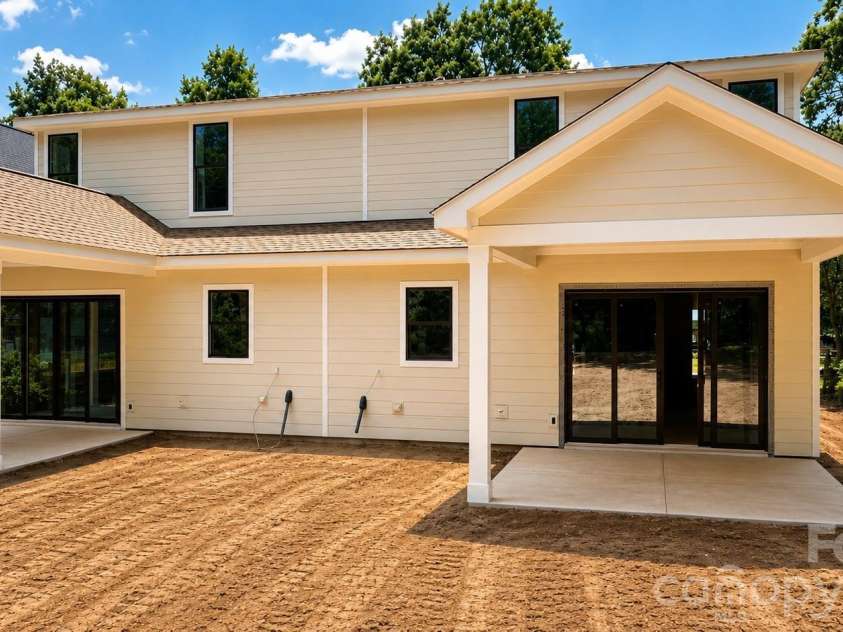 2625 Springway Drive, Charlotte, NC 28205.  MLS# CAR4333853, YatesRealty ID 17307. 