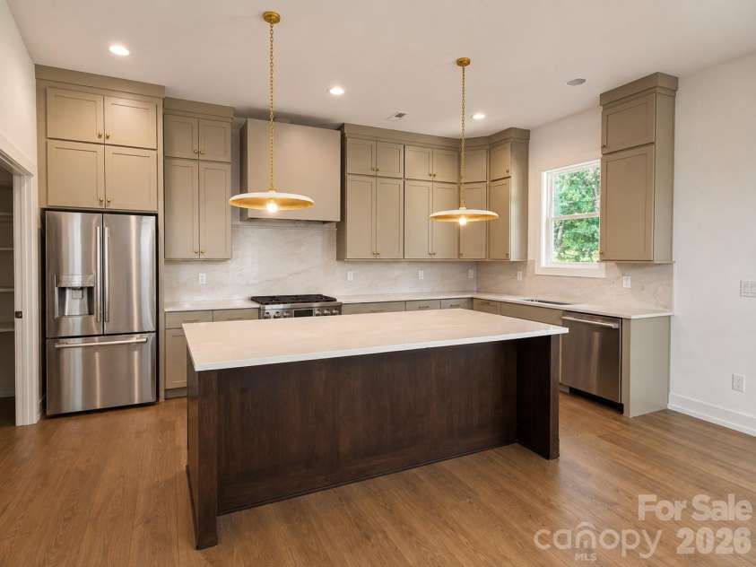 2625 Springway Drive, Charlotte, NC 28205.  MLS# CAR4333853, YatesRealty ID 17307. 