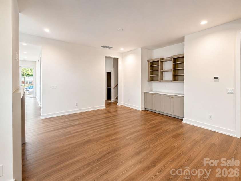 2625 Springway Drive, Charlotte, NC 28205.  MLS# CAR4333853, YatesRealty ID 17307. 