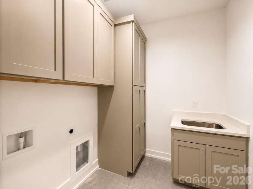 2625 Springway Drive, Charlotte, NC 28205.  MLS# CAR4333853, YatesRealty ID 17307. 