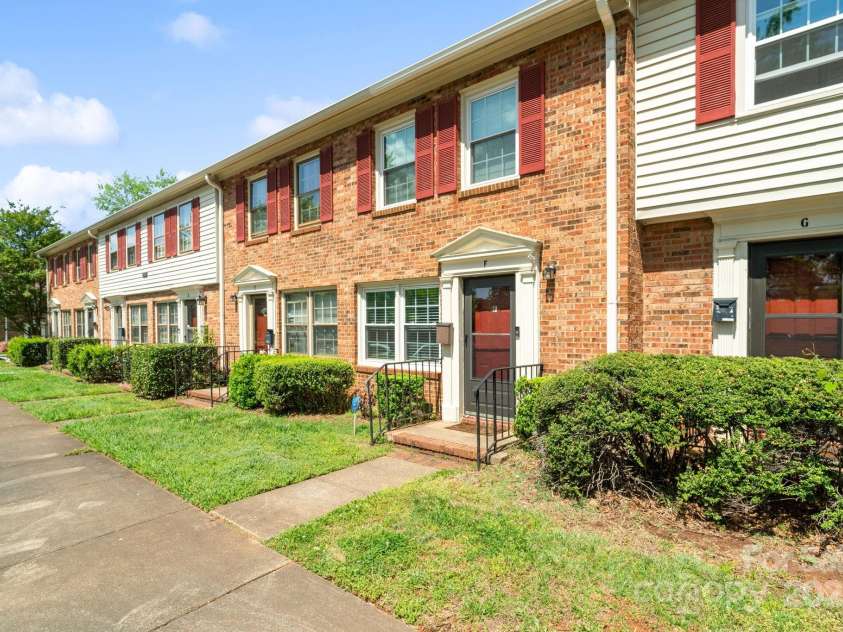 6354 Old Pineville Road, Charlotte, NC 28217.  MLS# CAR4241134, YatesRealty ID 17307. 