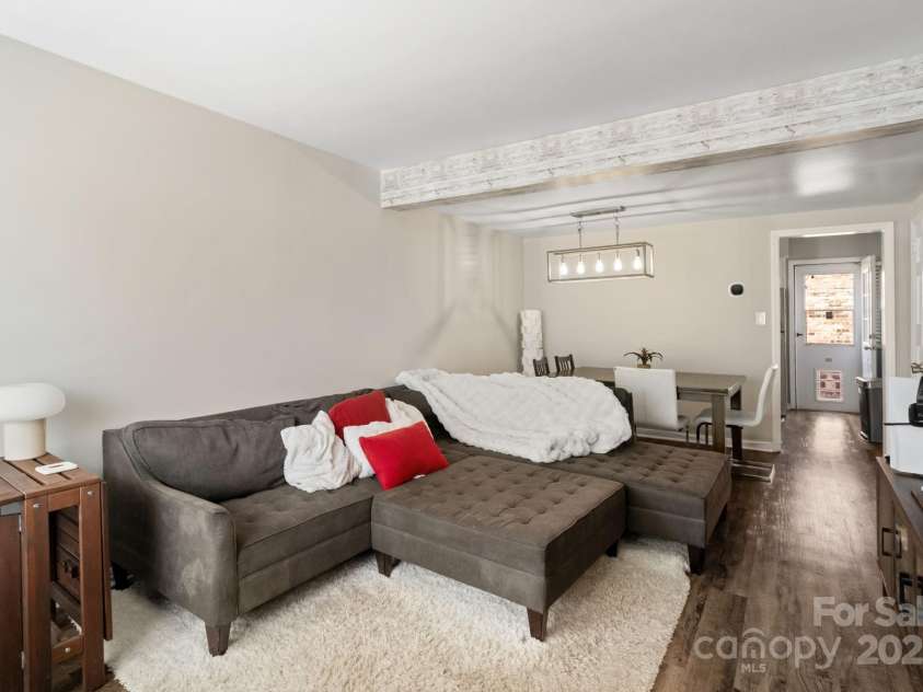 6354 Old Pineville Road, Charlotte, NC 28217.  MLS# CAR4241134, YatesRealty ID 17307. 