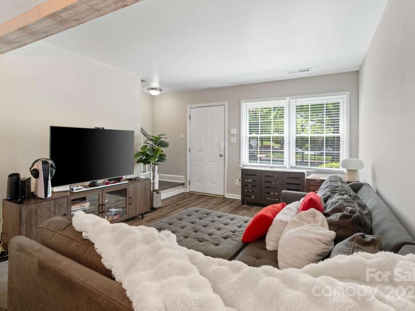 6354 Old Pineville Road, Charlotte, NC 28217.  MLS# CAR4241134, YatesRealty ID 17307. 