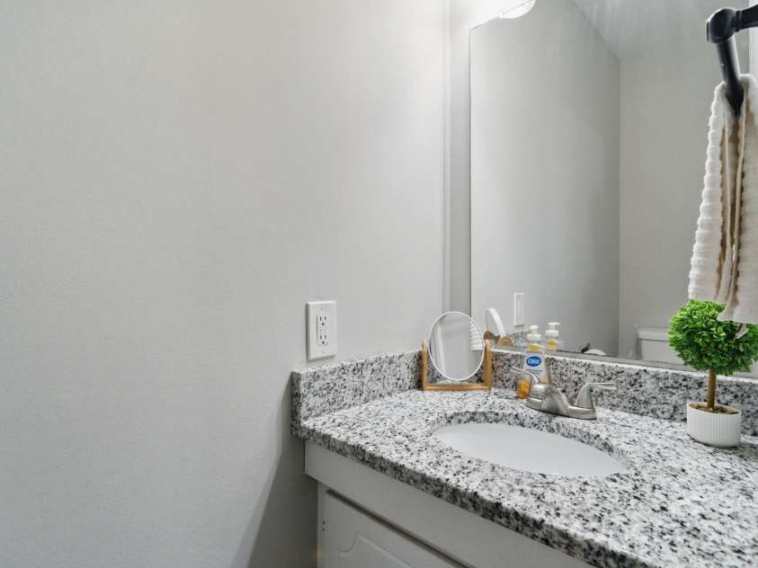 6354 Old Pineville Road, Charlotte, NC 28217.  MLS# CAR4241134, YatesRealty ID 17307. 