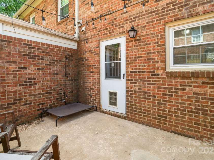 6354 Old Pineville Road, Charlotte, NC 28217.  MLS# CAR4241134, YatesRealty ID 17307. 