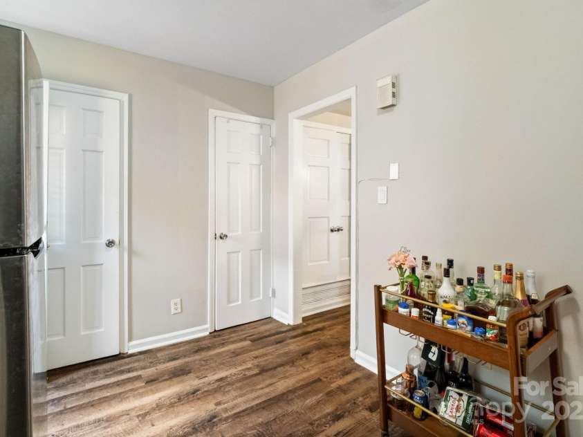 6354 Old Pineville Road, Charlotte, NC 28217.  MLS# CAR4241134, YatesRealty ID 17307. 