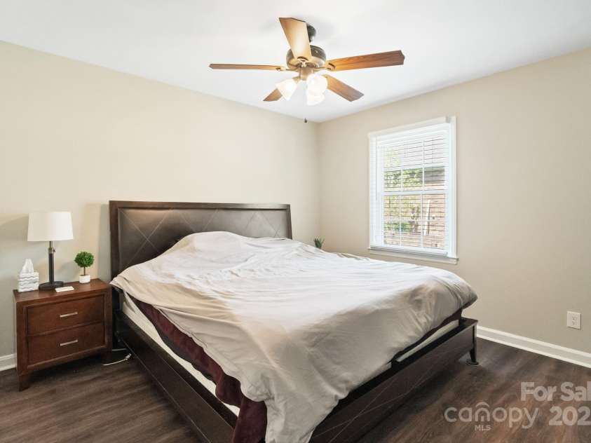 6354 Old Pineville Road, Charlotte, NC 28217.  MLS# CAR4241134, YatesRealty ID 17307. 