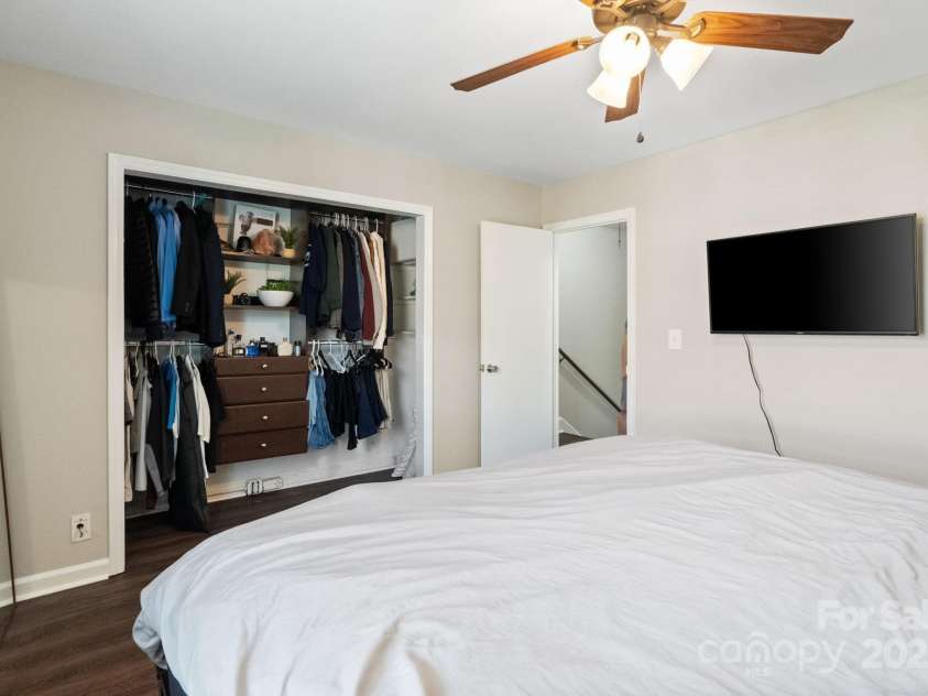 6354 Old Pineville Road, Charlotte, NC 28217.  MLS# CAR4241134, YatesRealty ID 17307. 