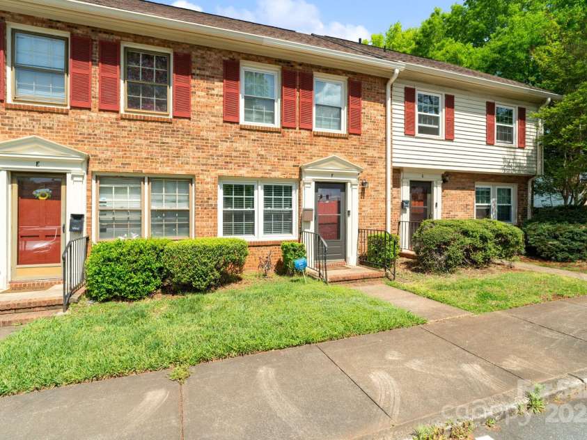 6354 Old Pineville Road, Charlotte, NC 28217.  MLS# CAR4241134, YatesRealty ID 17307. 