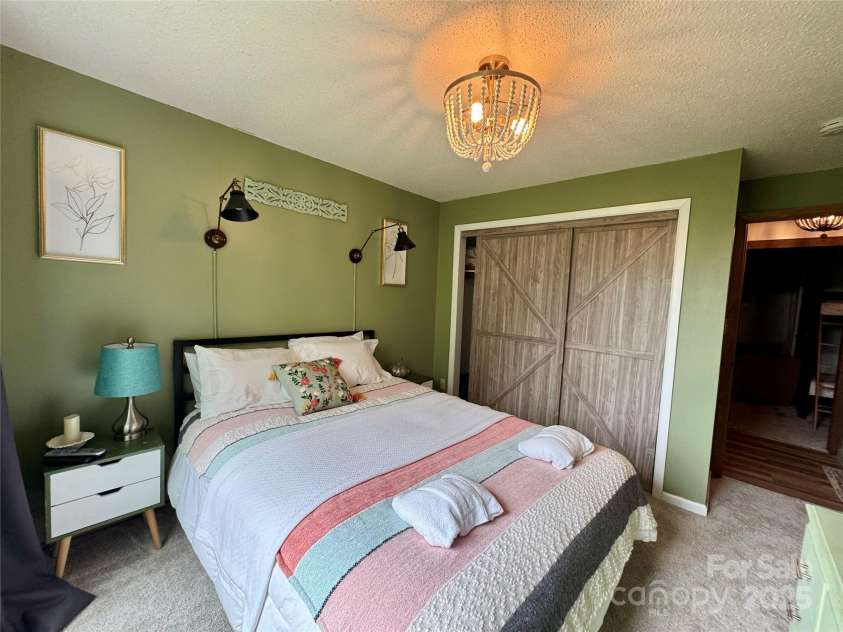 367 Skyleaf Drive, Sugar Mountain, NC 28604.  MLS# CAR4266334, YatesRealty ID 17309. 