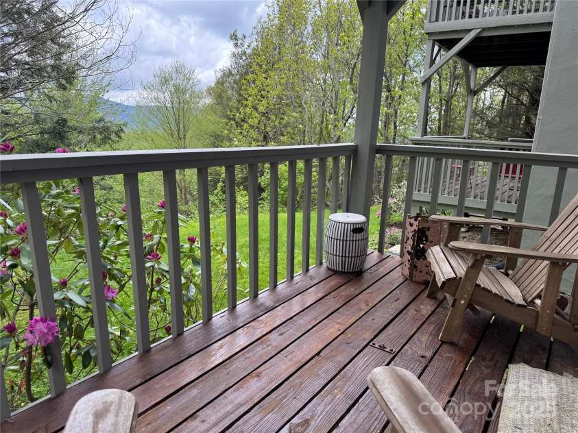 367 Skyleaf Drive, Sugar Mountain, NC 28604.  MLS# CAR4266334, YatesRealty ID 17309. View from lower deck