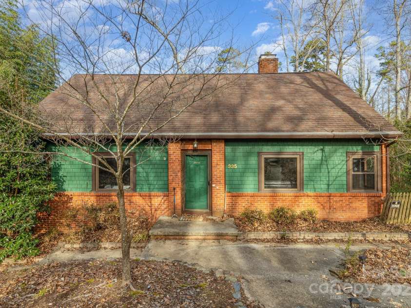 335 Summit Court, Concord, NC 28025.  MLS# CAR4267203, YatesRealty ID 1731. 