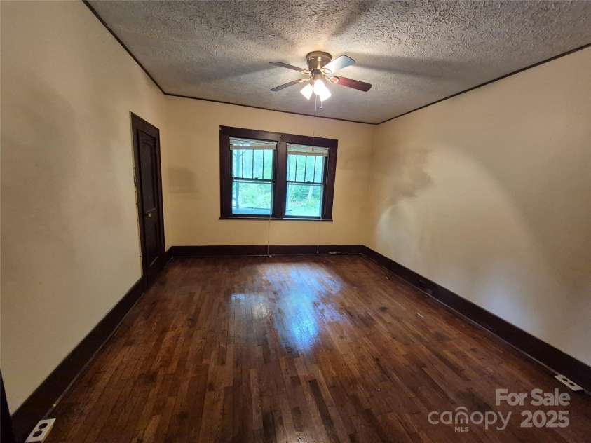 4 Three Dove Road, Candler, NC 28715.  MLS# CAR4258973, YatesRealty ID 17310. Br2