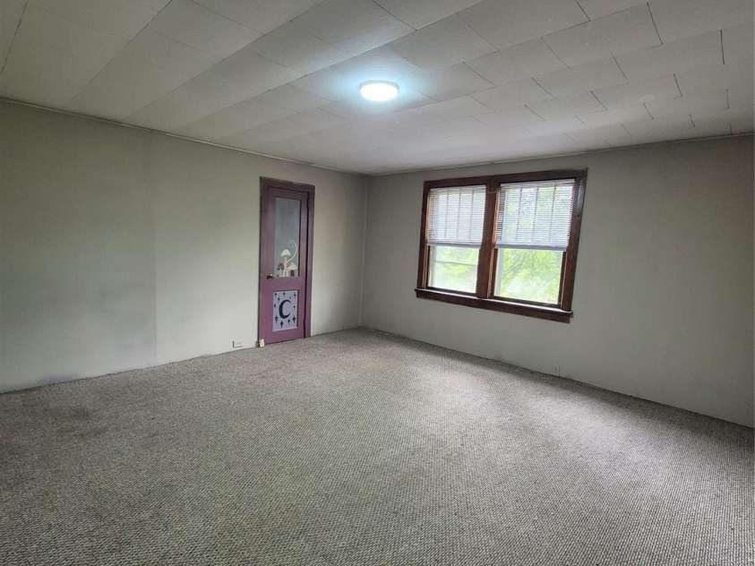 4 Three Dove Road, Candler, NC 28715.  MLS# CAR4258973, YatesRealty ID 17310. Upstairs br