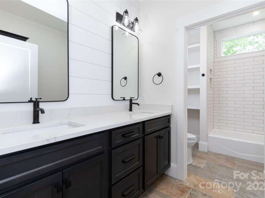 111 Laura Trace, Hendersonville, NC 28792.  MLS# CAR4211546, YatesRealty ID 17311. Bathroom 2